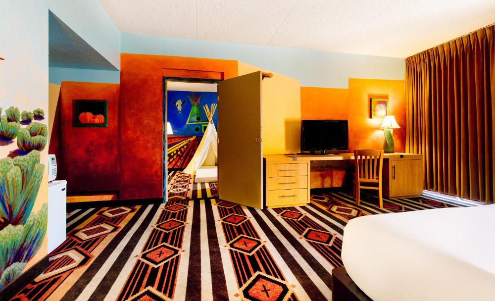Artist 2 Bedroom Family Suite interior
